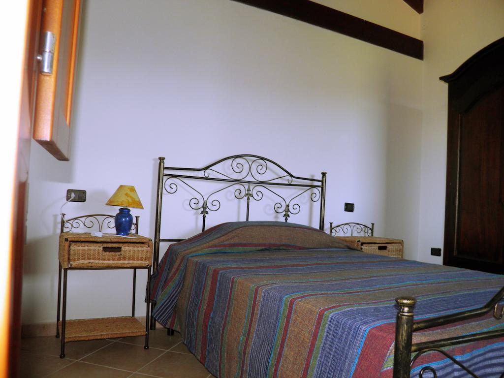 Casa Casti Bed and Breakfast Sant'Antonio de Santadi Værelse billede