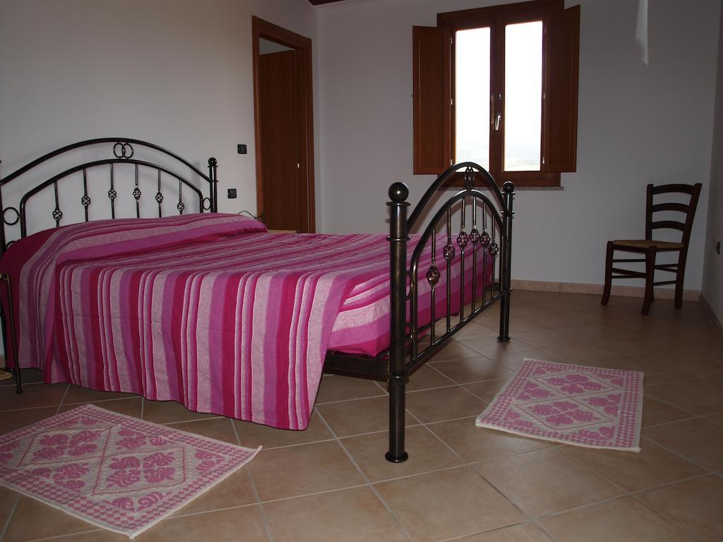 Casa Casti Bed and Breakfast Sant'Antonio de Santadi Værelse billede